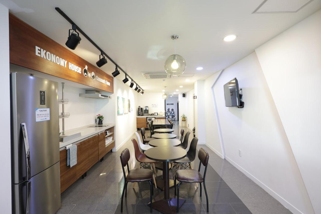Ekonomy Haeundae Hostel Busan Exterior foto