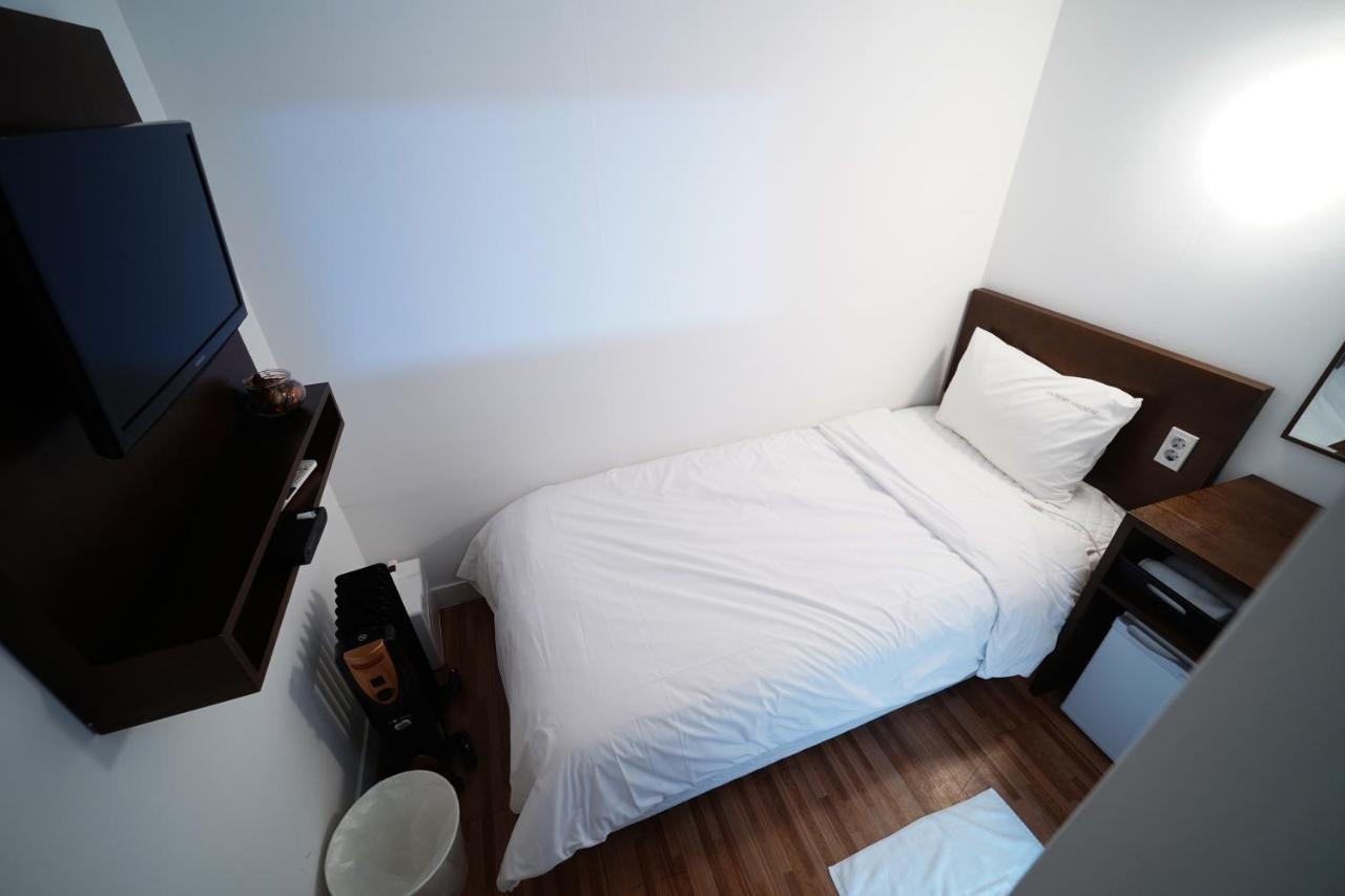 Ekonomy Haeundae Hostel Busan Exterior foto